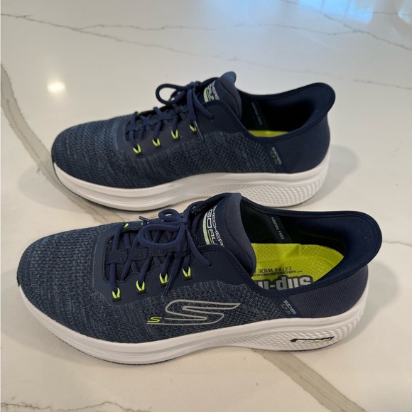 Skechers Men's Navy Slip-Ins Extra Wide Fit Go Run Gym Shows, Size 11 Wide - Picture 2 of 7